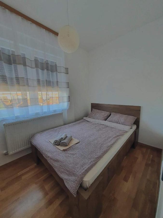 Zara 1 Apartman Bijeljina Extérieur photo